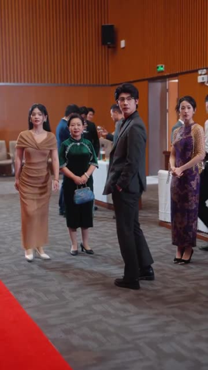 夫人她竟是顶级豪门（71集）在线观看