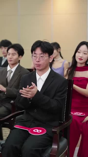 她比星辰更闪耀（79集）爆火短剧推荐