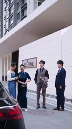 热辣滚烫的她（76集）短剧中追到爽