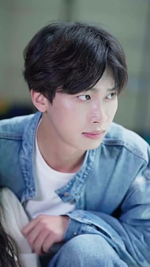 闪婚捡漏年下豪门继承人（79集）短视频追剧推荐