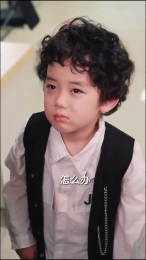 她携三宝虐翻大佬集团(79集) 她携三宝虐翻大佬集团(79集)完整版