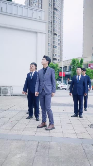 女扮男装后总裁念念不忘（83集）免费观看全集