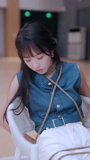 玫瑰陷入火焰里（100集）最火短剧热播中