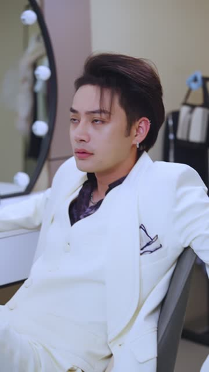 轮回中转站之谎言也在说爱你(42集) 轮回中转站之谎言也在说爱你(42集)热门短剧抢先看