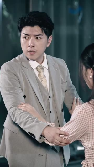 亲亲小甜妻（30集）短剧太上头了