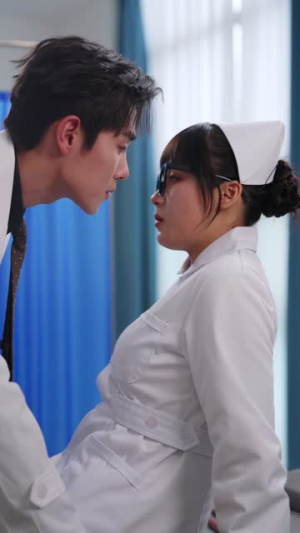 越界交易（70集）精彩短剧合集