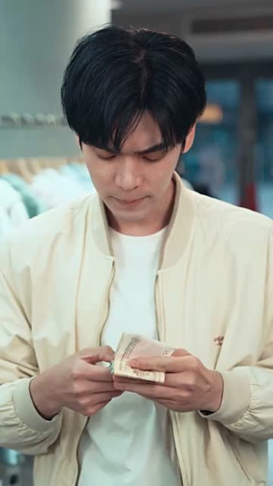 尘埃里的星光（58集）热门短剧追不停