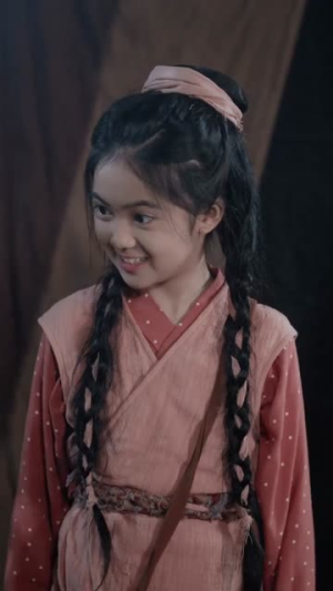 惊逃荒路上她捡到了一代君王（78集）热门短剧看不停