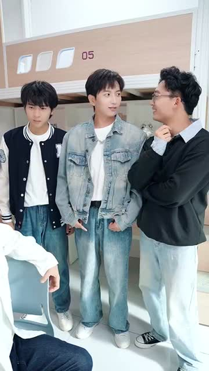 直播开局一句话气哭校花（83集）360网盘观看