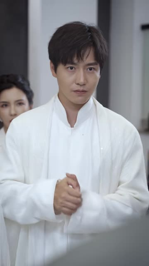 下山即巅峰:七个师姐超护短 (69集) 下山即巅峰:七个师姐超护短 (69集)精彩短剧上线