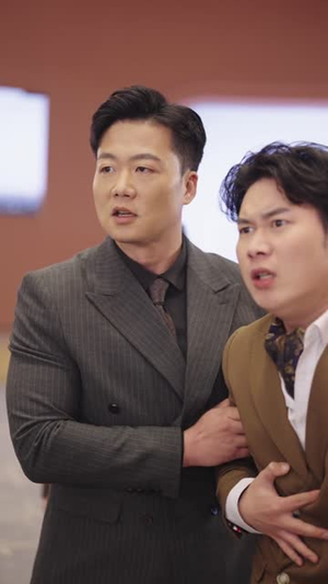 战神房东：开局女总裁上门求合租（78集）免费短剧资源