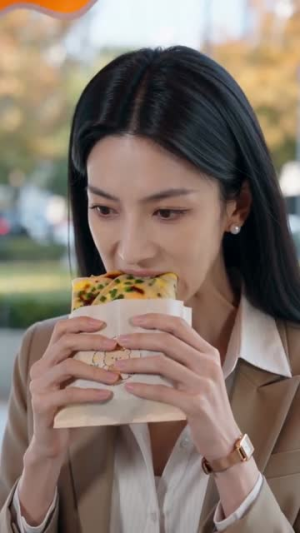 穿成炮灰后我摊煎饼拯救世界(38集) 穿成炮灰后我摊煎饼拯救世界(38集)熬夜追短剧