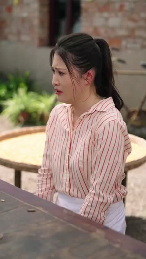 小院春秋(46集) 小院春秋(46集)每天短剧分享