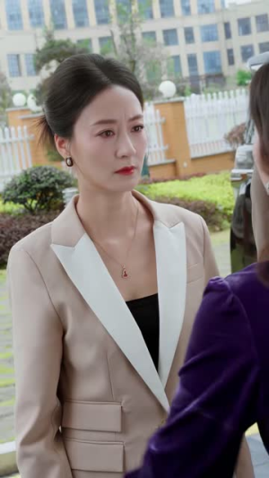 女儿前途被毁,陆太太摊牌了(61集) 女儿前途被毁,陆太太摊牌了(61集)短剧免费观看