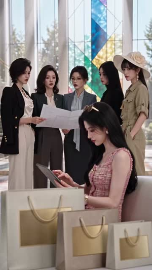 八少夫人只想买包，却成全家福星（55集）口碑爆棚免费看