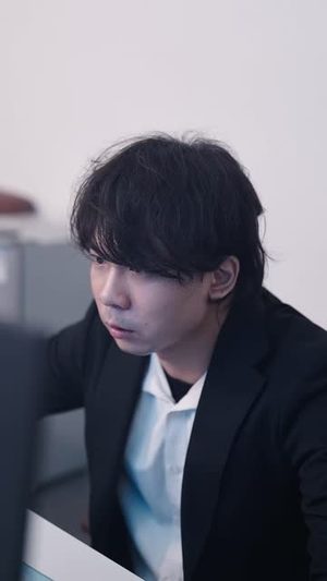 假面同行，笨拙的温柔（25 集）在线看完整版