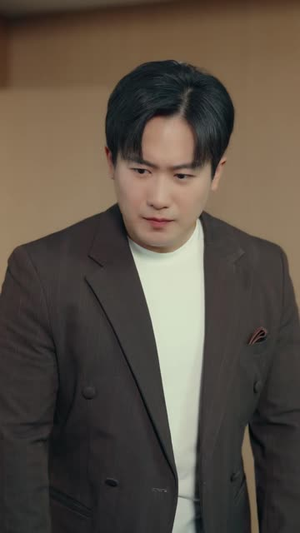 穿越护卫非要认我当主人（60 集）常回家看看短剧